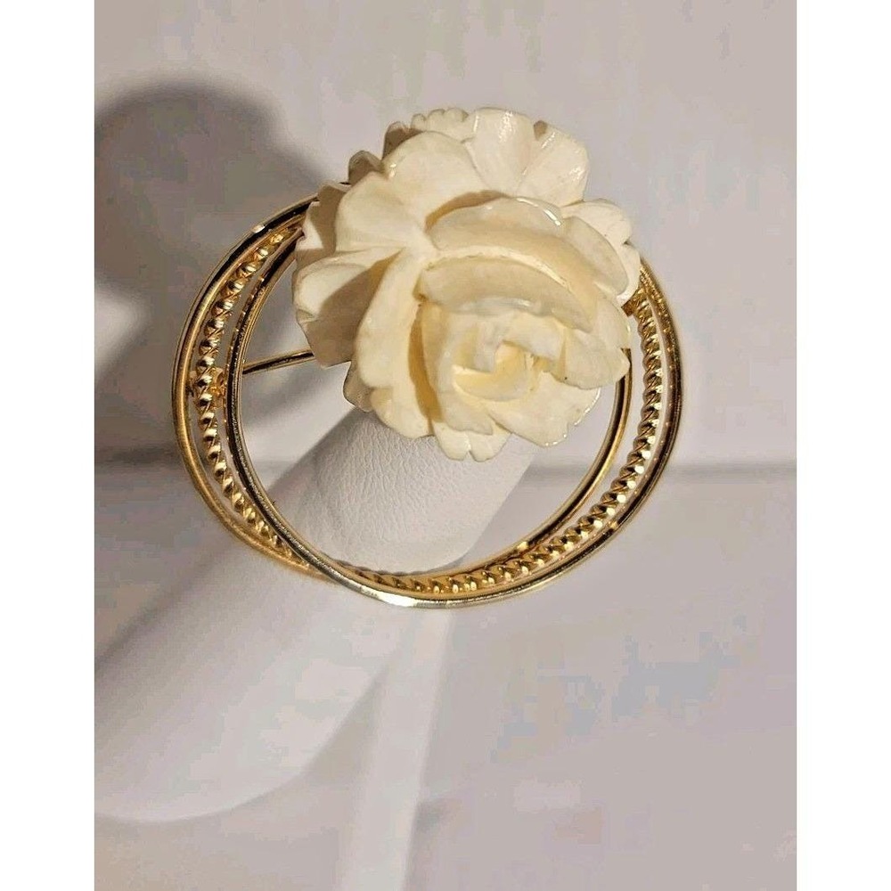 Burt Cassell White Resin Rose Flower Brooch Gold Tone 1/20 12KT Womens Floral